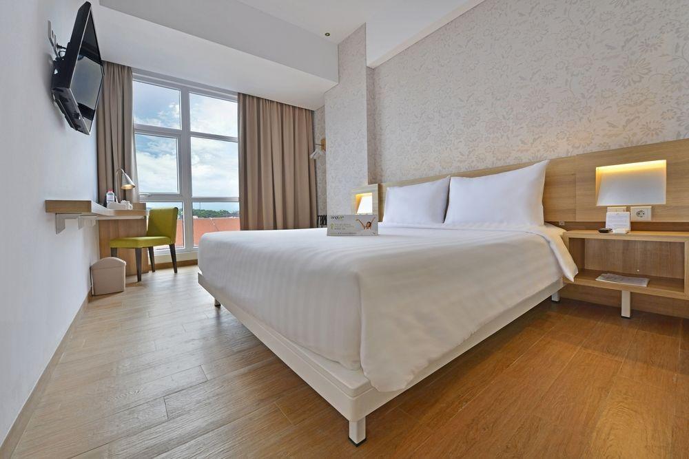 Whiz Prime Hotel Basuki Rahmat Malang Kültér fotó