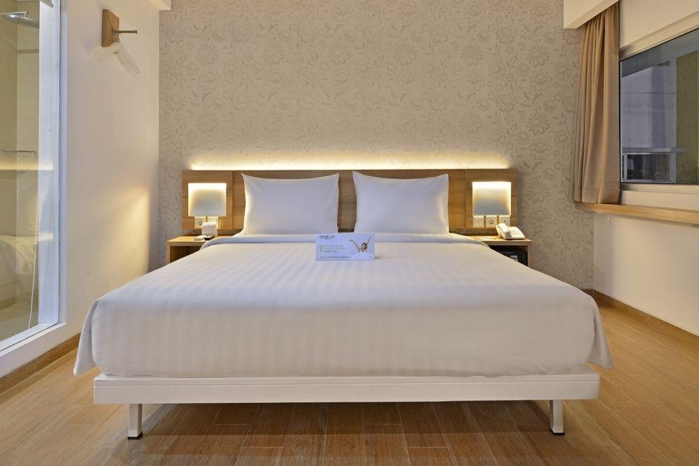 Whiz Prime Hotel Basuki Rahmat Malang Kültér fotó