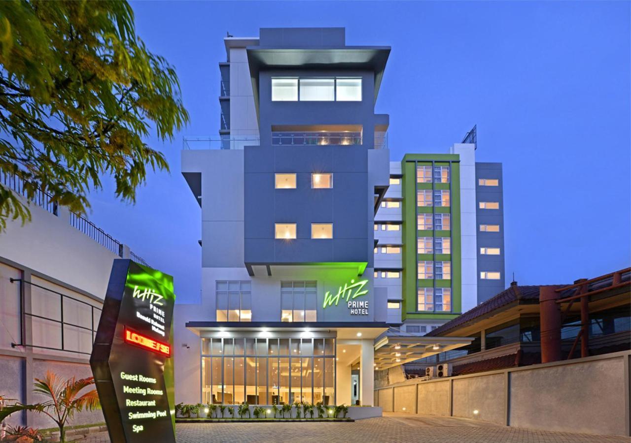 Whiz Prime Hotel Basuki Rahmat Malang Kültér fotó