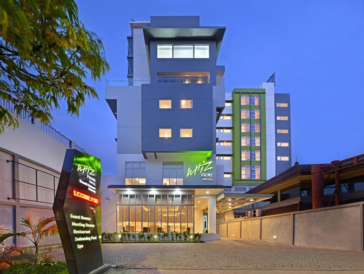 Whiz Prime Hotel Basuki Rahmat Malang Kültér fotó